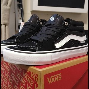 New sk8-mid pro vans shoes.